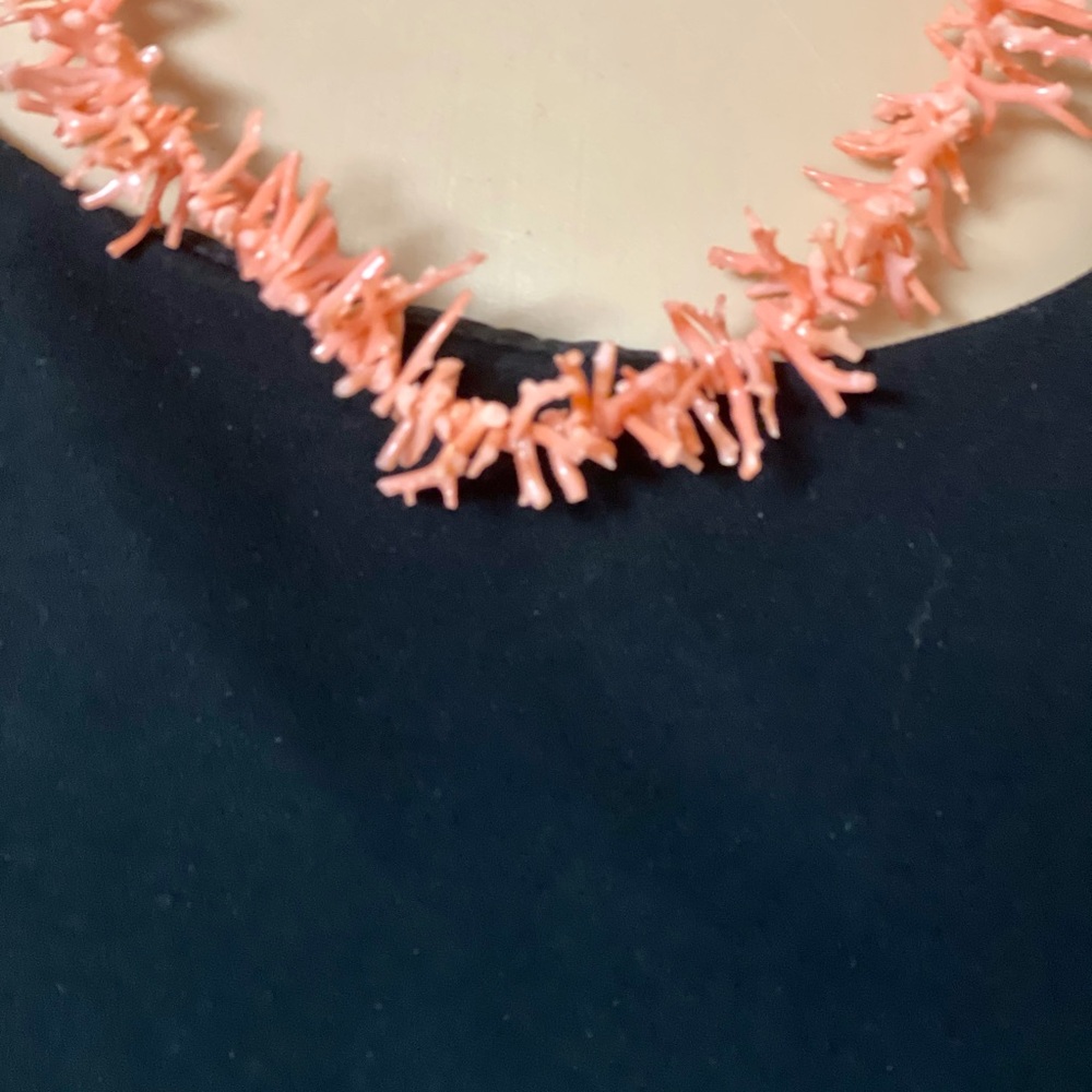 Vtg genuine coral 22” necklace in excellent condit - Picture 4 of 7